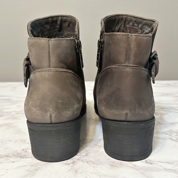 UGG Bellamy Distressed Gray Leather Sheepskin Ankle Boots Women’s Size 8… - Picture 4 of 13